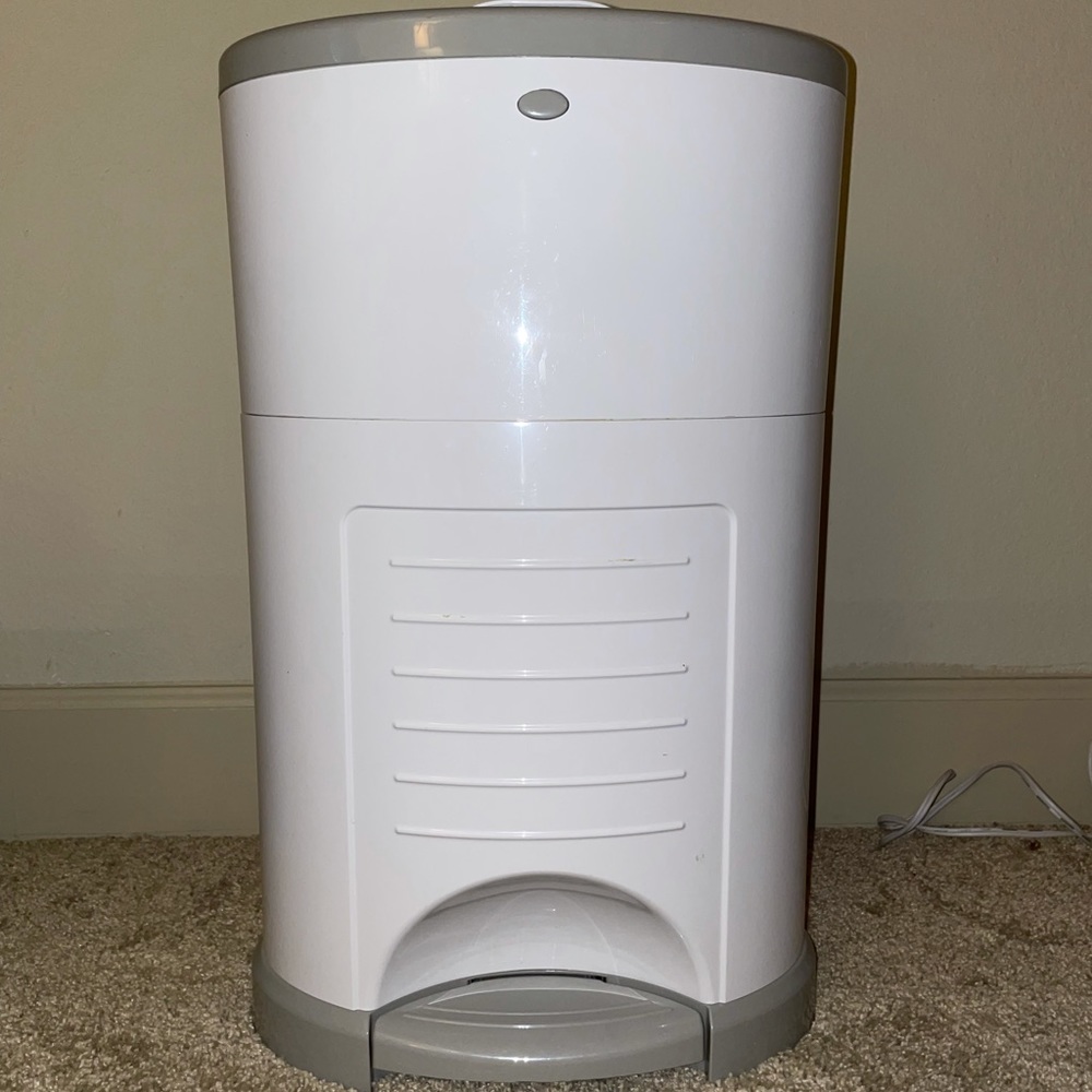 Diaper pail by Dékor